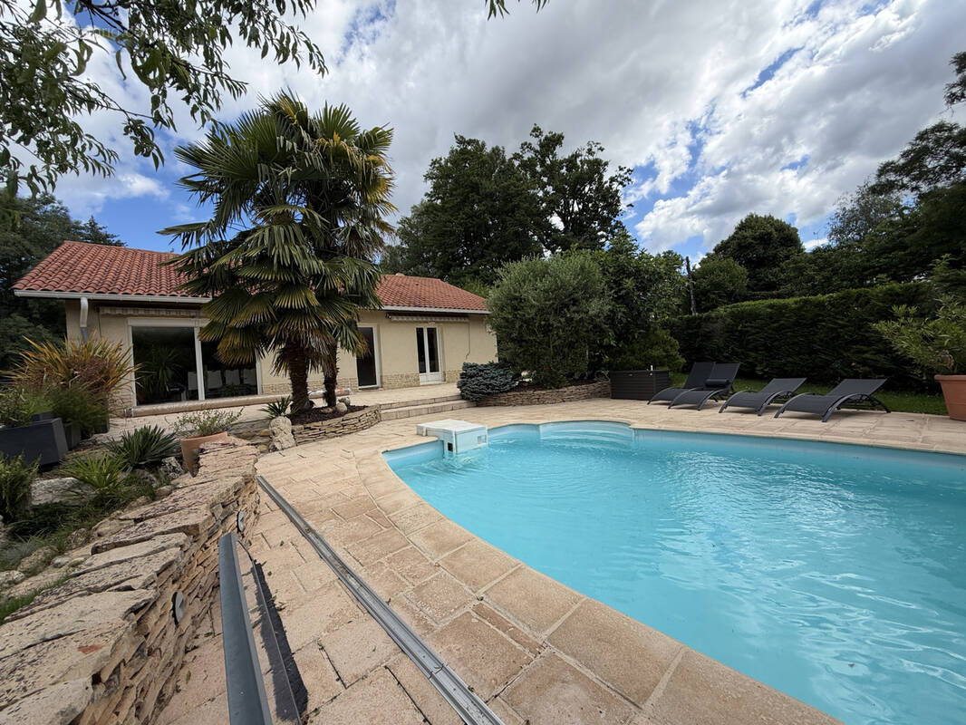 Maison familiale avec piscine   Péronnas - photo 1