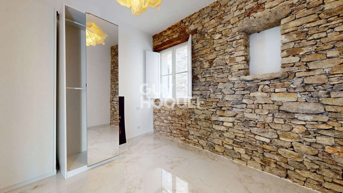 Appartement à FONTAINE-DE-VAUCLUSE