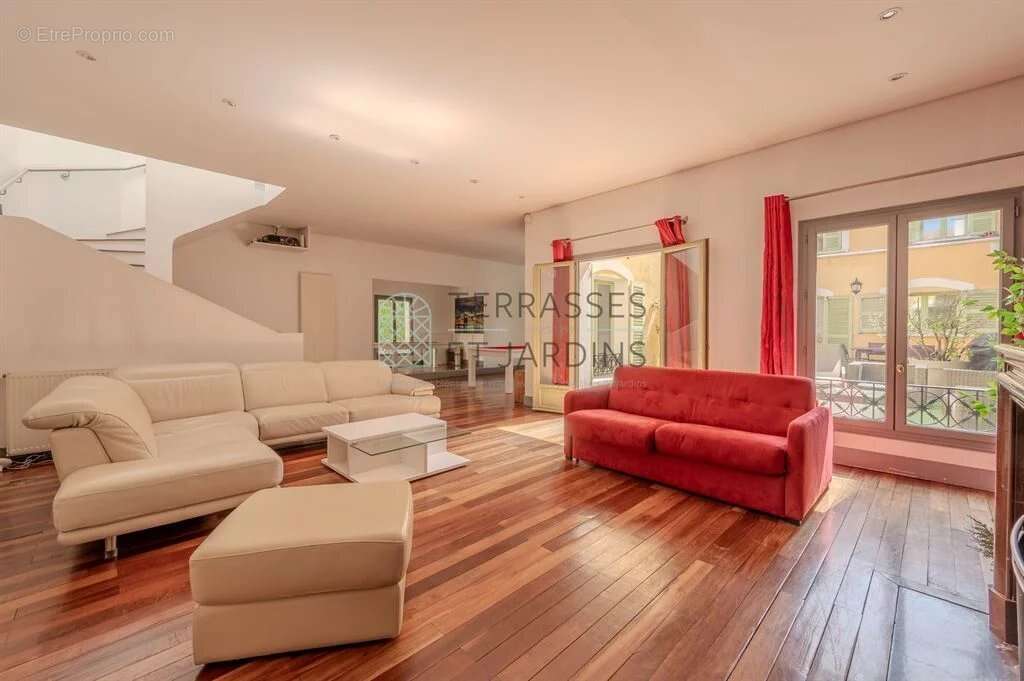 Maison à LA GARENNE-COLOMBES