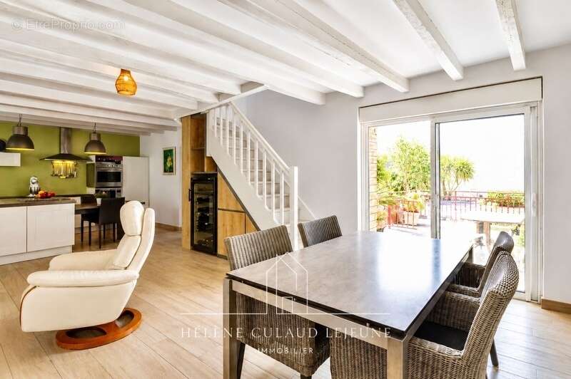 Maison en pierre - 97 m² - séné (port anna) - photo 6