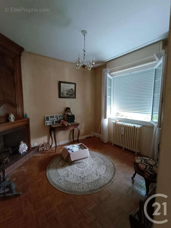 Maison à COUTRAS