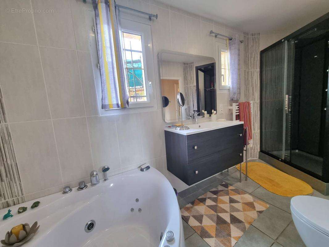 Maison à BOISSET-ET-GAUJAC