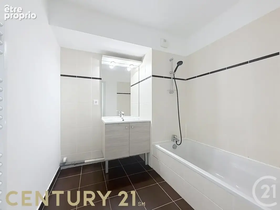 Appartement 3 pièces 63 m² à vendre à Sathonay-Camp (69580) - photo 8