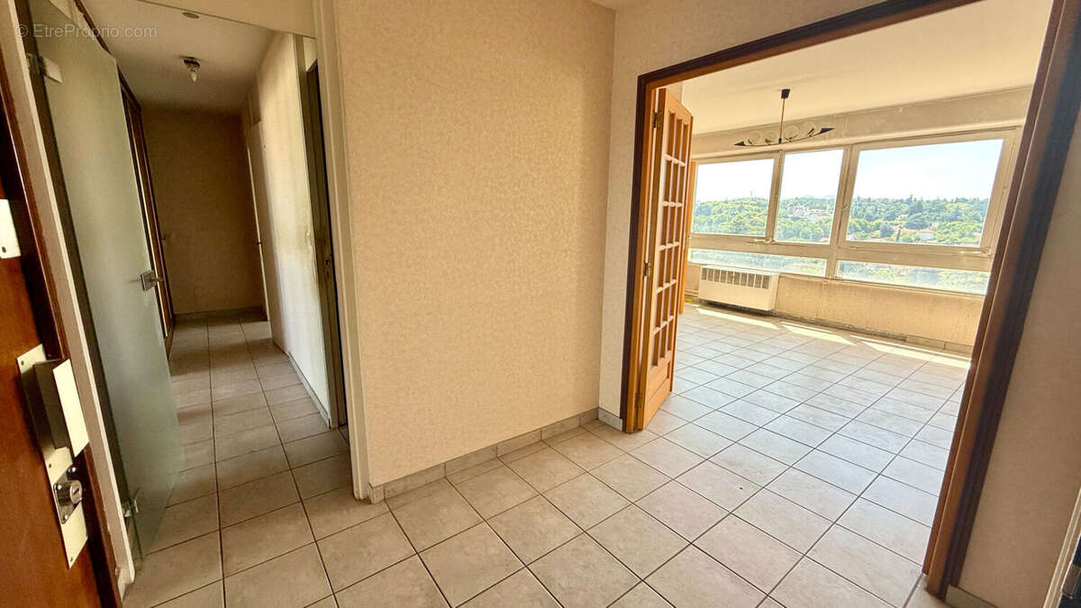 Appartement à OULLINS