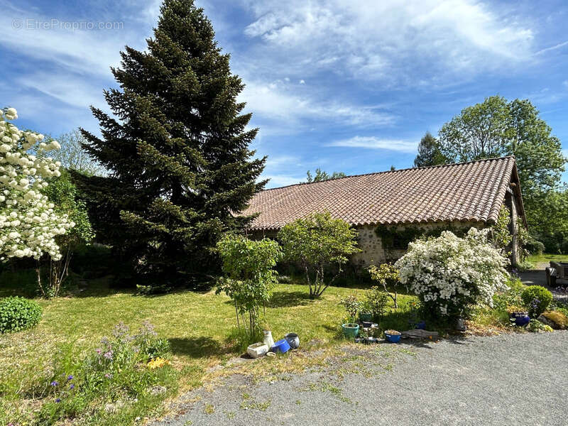 Maison à CHANTECORPS