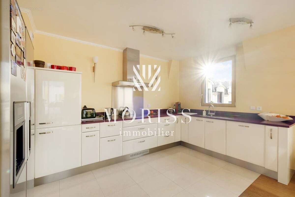 Appartement à LE PERREUX-SUR-MARNE