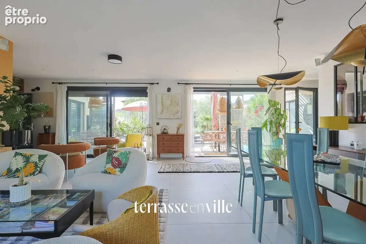 La Ciotat   Quartier résidentiel - Villa d’architecte de 200 m2   Piscine - 1 458 000€ - photo 6