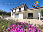 Maison à COMMELLE-VERNAY