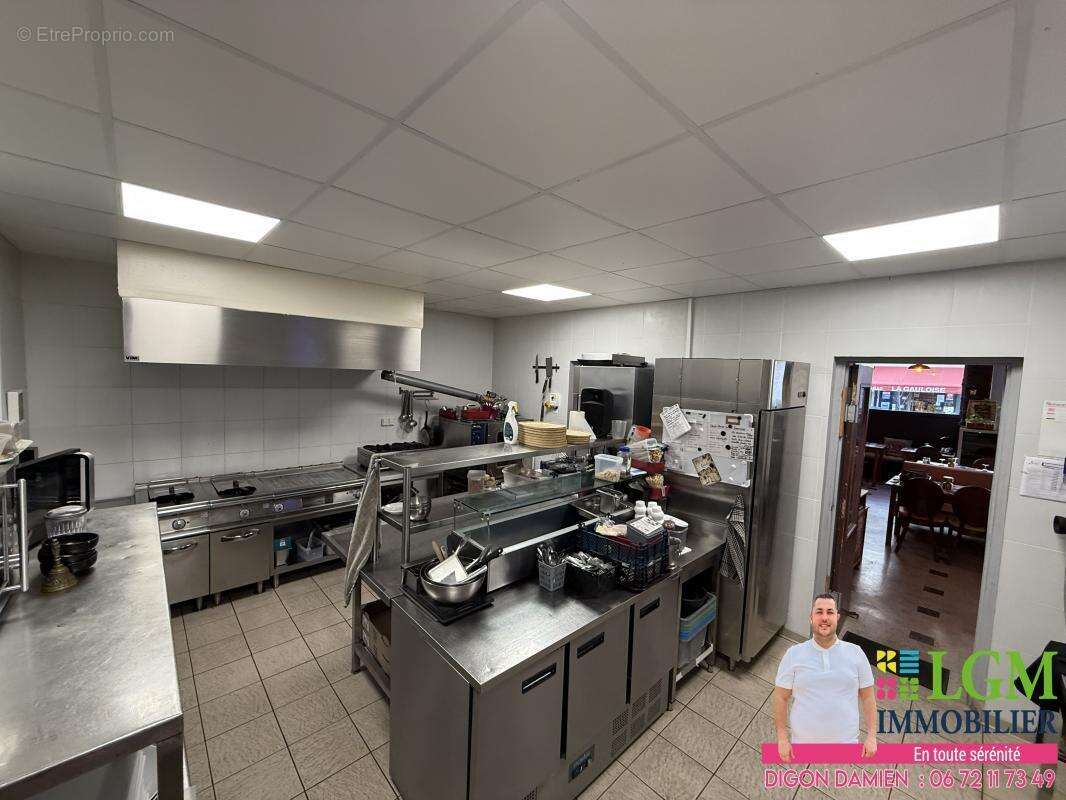 Commerce à SALINDRES