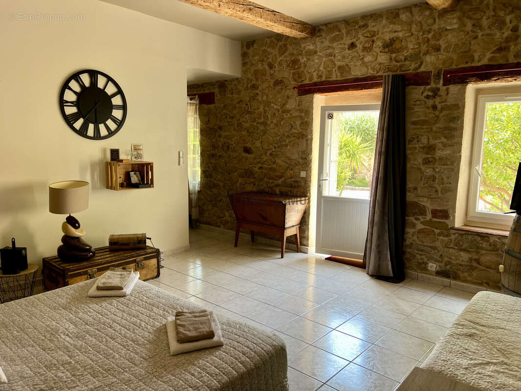 Maison à BOUTENAC