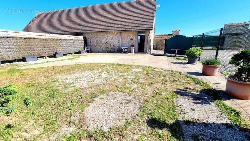 Maison à HOUVILLE-LA-BRANCHE
