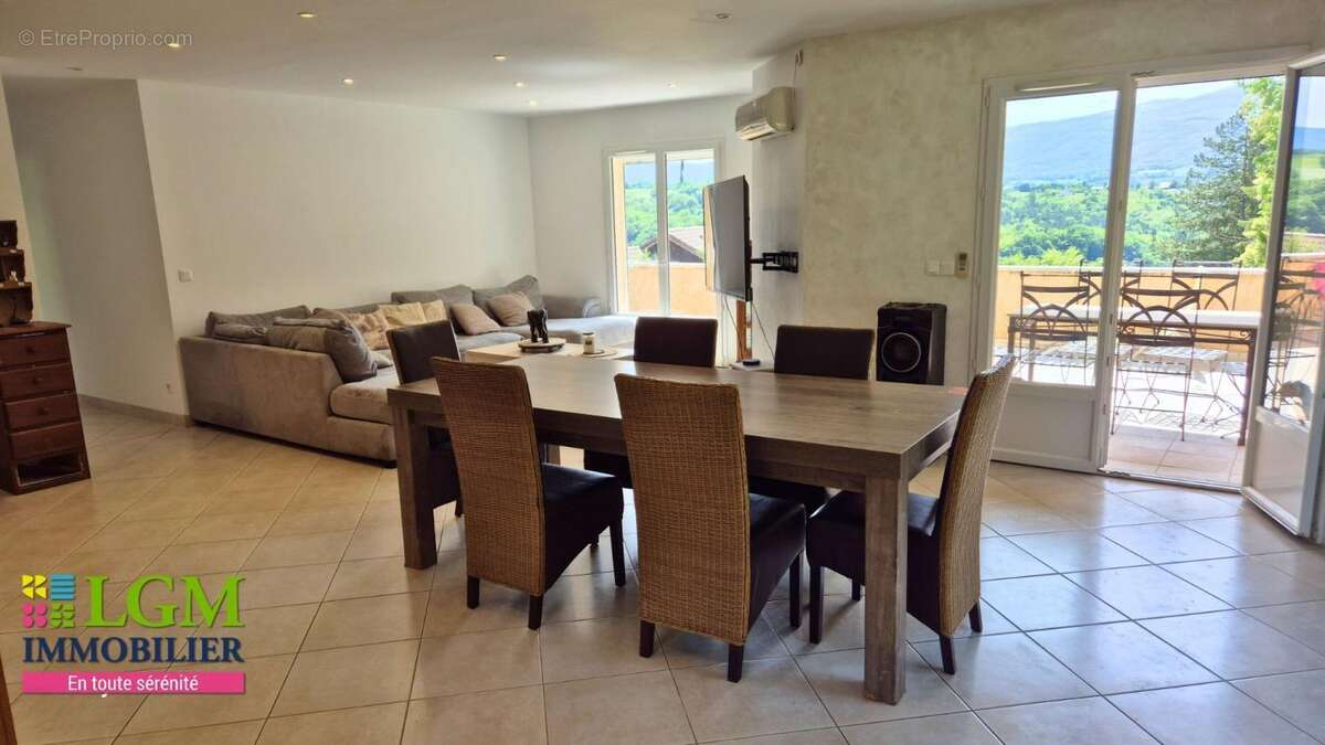 Appartement à BELLEGARDE-SUR-VALSERINE