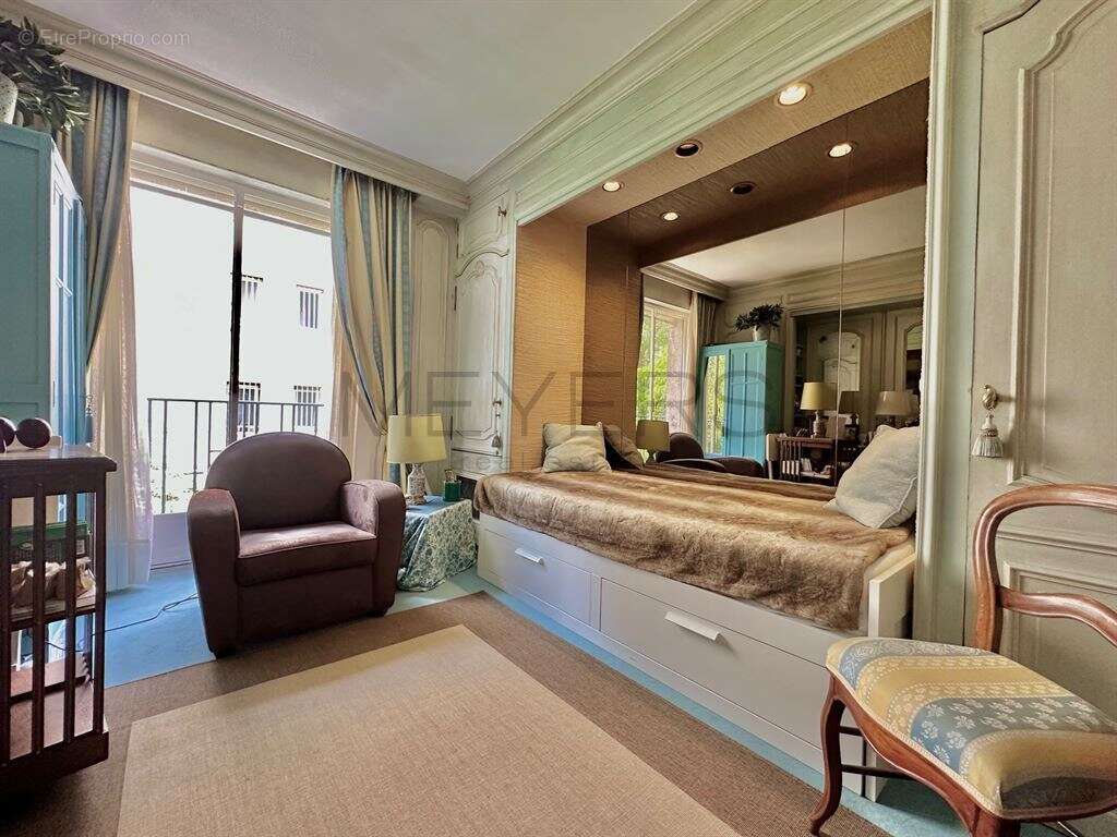 Appartement 165 m² à Paris-16e  - photo 13