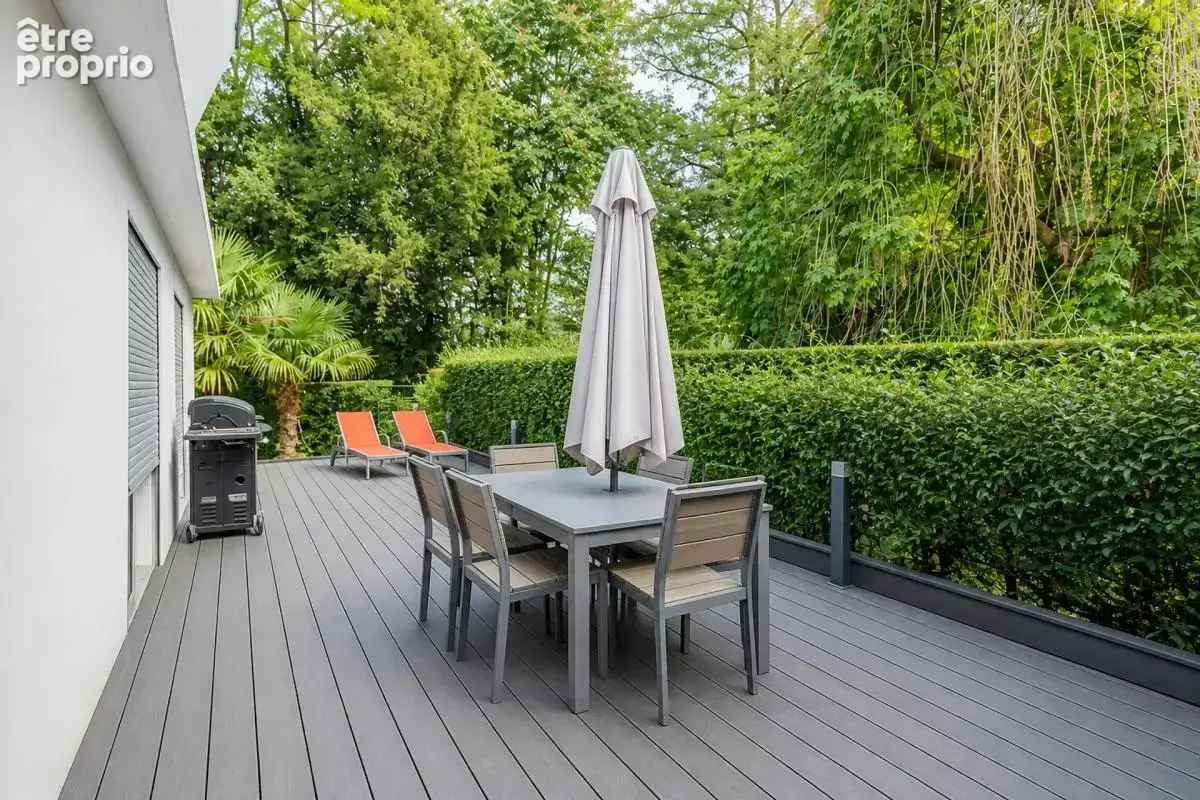 Appartement Saint-Cloud – Val d’Or – 151 m² – 4 chambres – Jardin & terrasse – Parking – Cave - photo 1