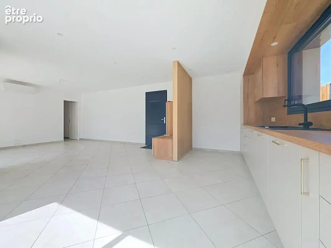 Maison - Plain-pied - 2 Chambres - Buanderie - Garage - Terrasse - photo 12