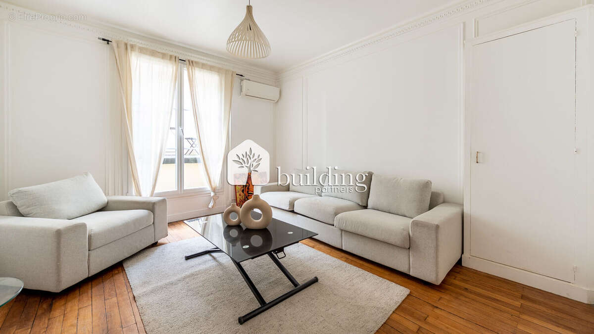 Appartement à PARIS-17E