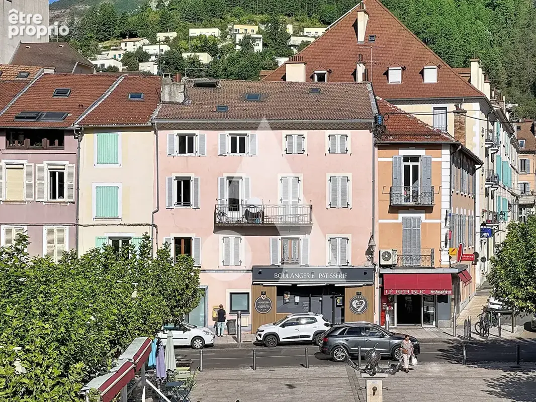 À vendre - Superbe appartement de 122.79 m² au coeur de Gap ! - photo 17