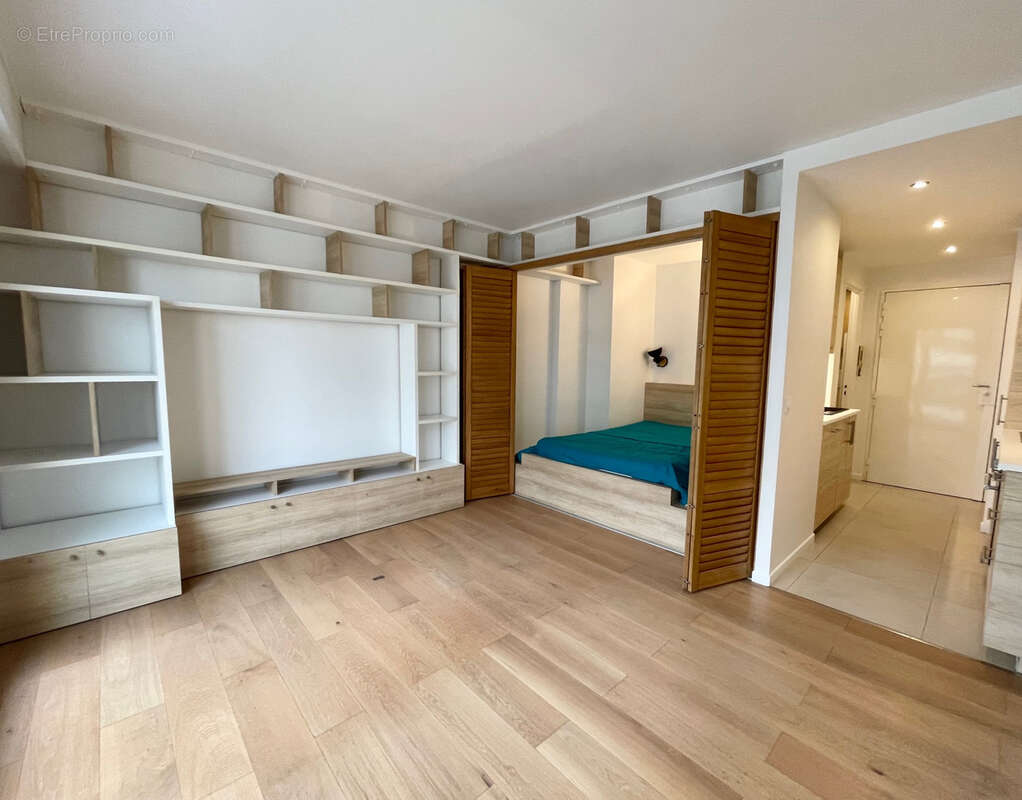 Appartement à NEUILLY-SUR-SEINE