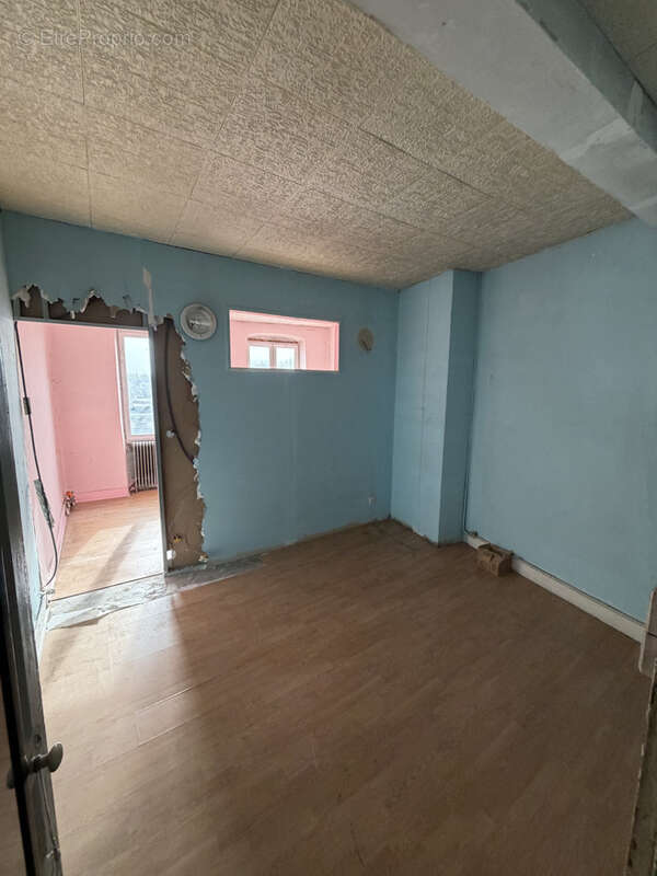 En exclusivité, murs commerciaux  d'une bâtisse de 396 m2 environ (ancien Bar-restaurant + logement) 38510 - photo 16