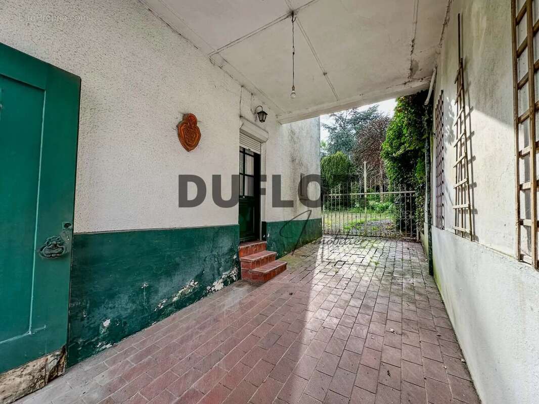 Maison à FRUGES