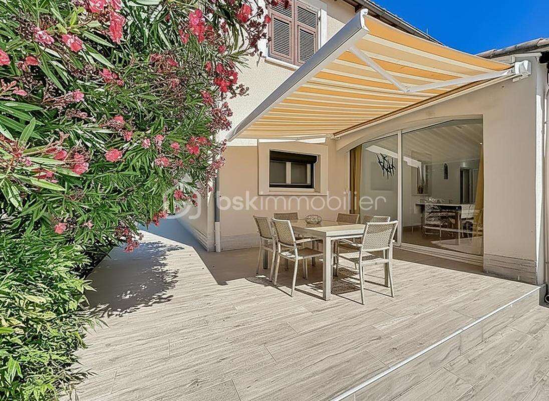 *** magnifique villa t7 de 222 m² avec piscine - castries *** - photo 4