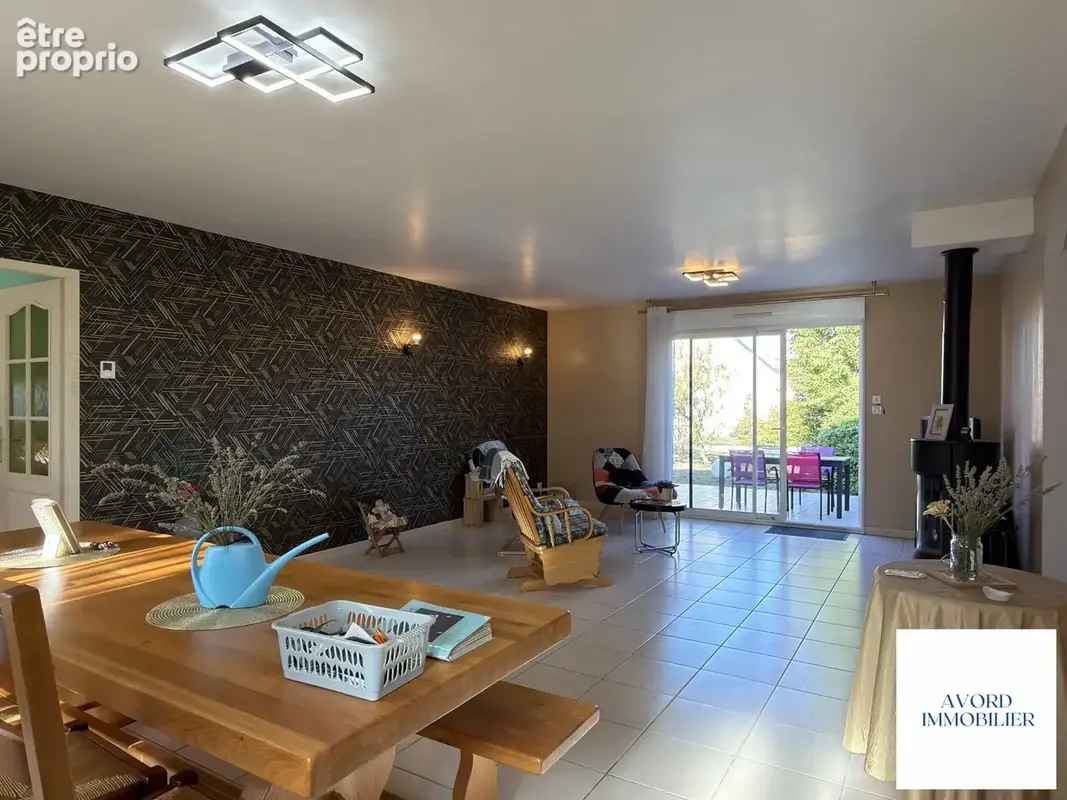 Maison 6 pièces 146 m² à vendre à Farges-En-Septaine (18800) - photo 2