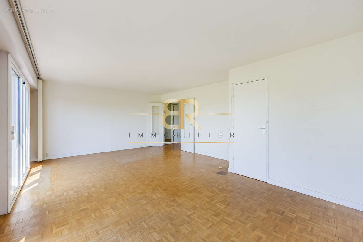 Appartement traversant de 3 pièces avec balcon, ascenseur et parking - photo 5