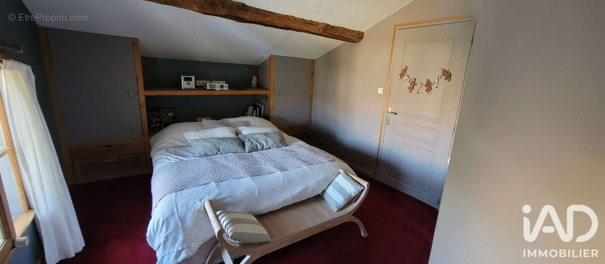Maison 245 m² à Asnieres-La-Giraud  - photo 5