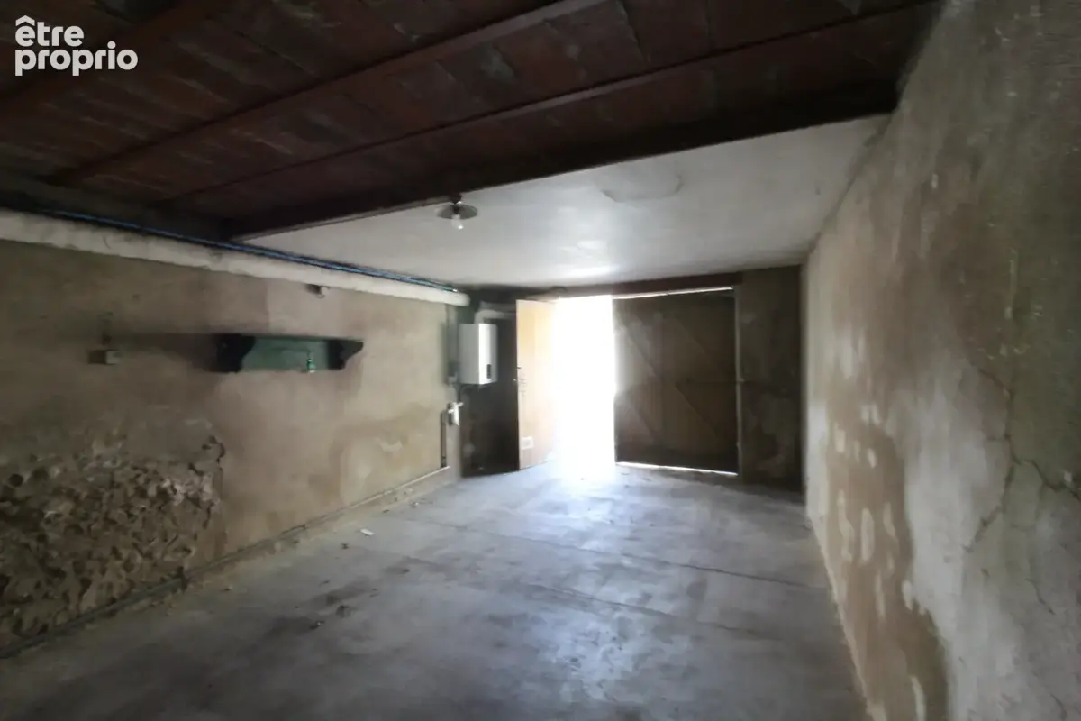Idéal sans entretien, maison centre-ville avec cour et deux garages - photo 10