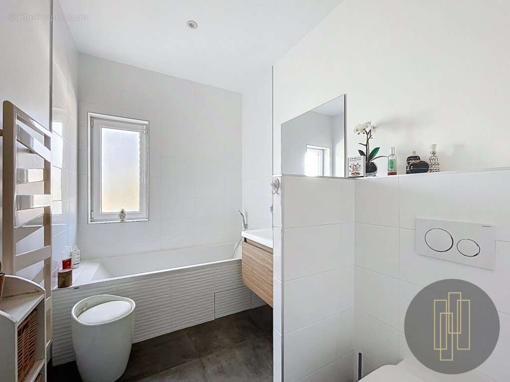 Maison à LACHASSAGNE