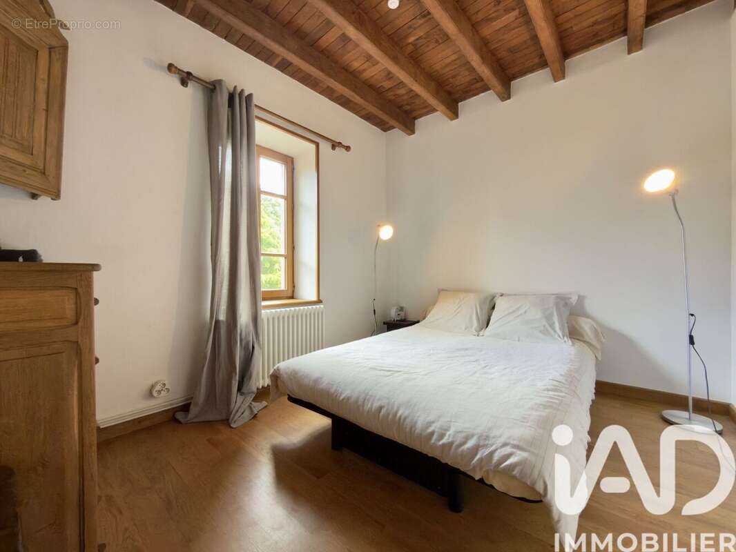 Maison 140 m² à Lachaux  - photo 8