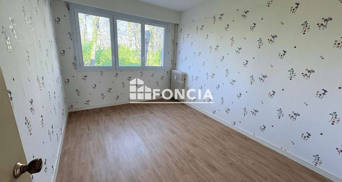 Appartement à AVRILLE