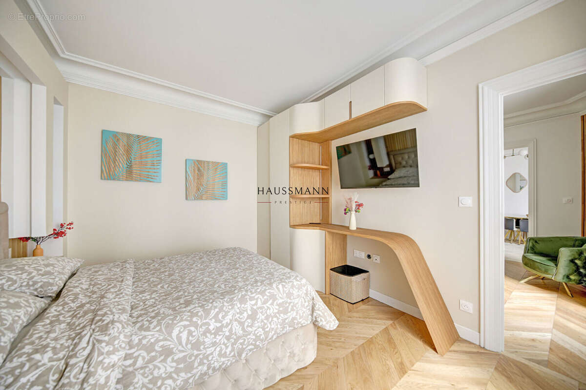 Appartement à PARIS-17E