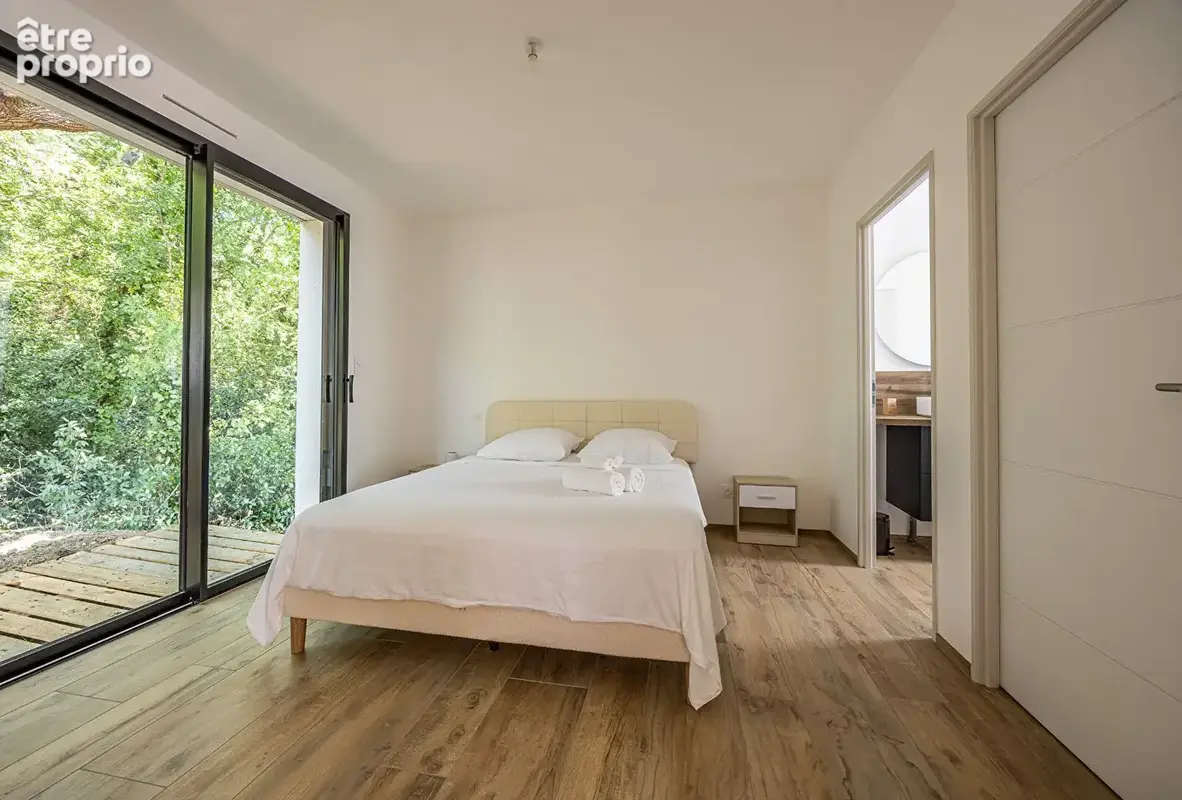 Maison récente de plain pied - photo 9