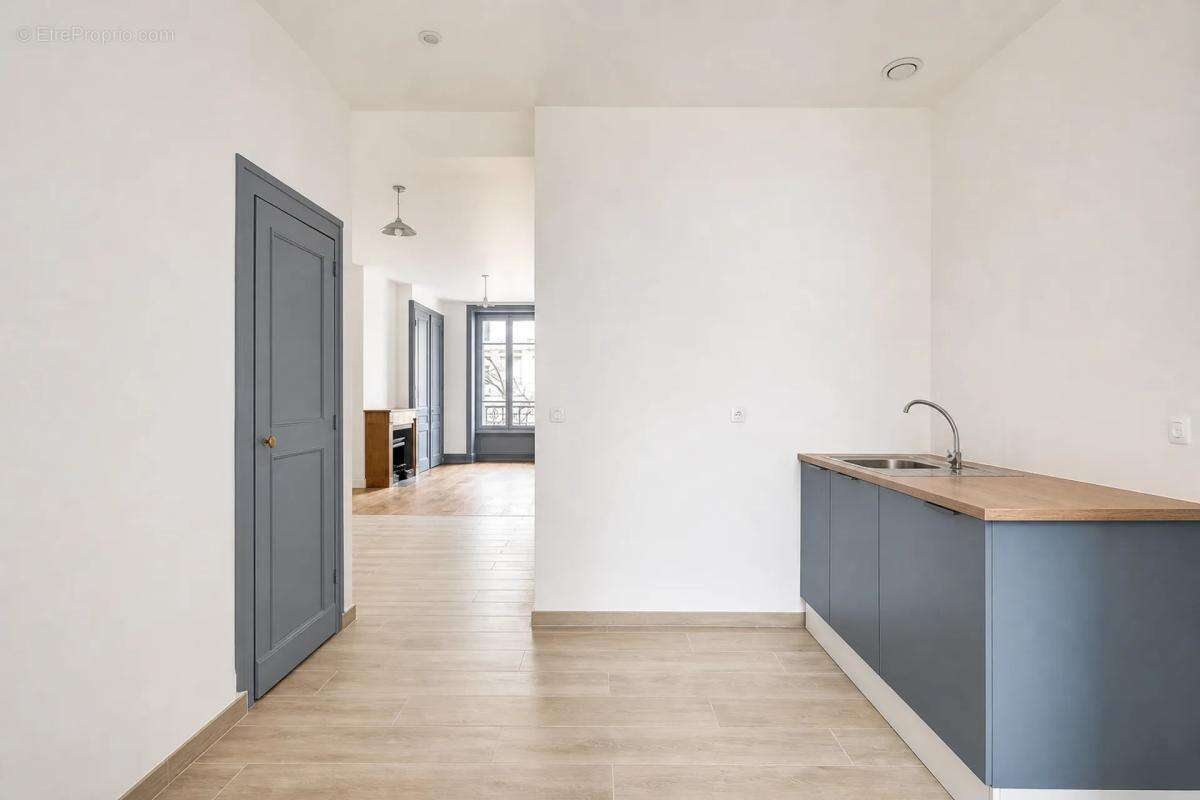 Charmant T3 rénové à Lyon 7ème, 57 m² - photo 4