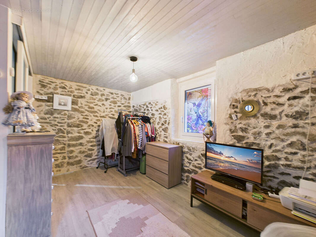 Maison à COLOMBIER-LE-VIEUX