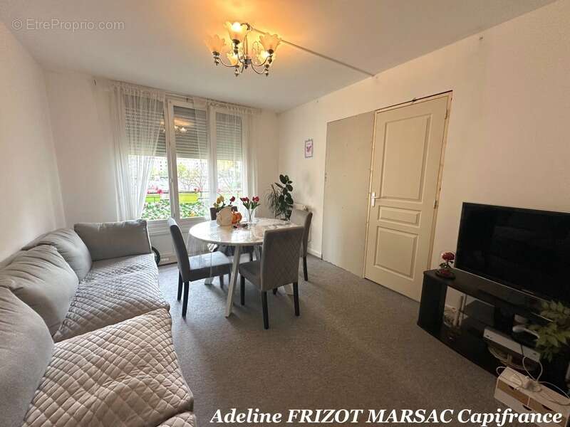 Appartement 76m2 - loue - 4 balcons - 3 chambres - lumineux - photo 3