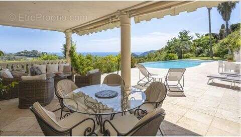 Maison à MANDELIEU-LA-NAPOULE