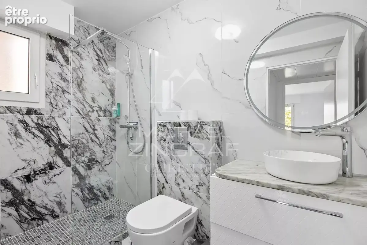 Exclusivité - Golfe-Juan – Appartement traversant rénové avec terrasse, piscine et parking - photo 11