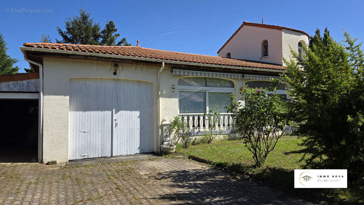 Maison à LES MARTRES-DE-VEYRE
