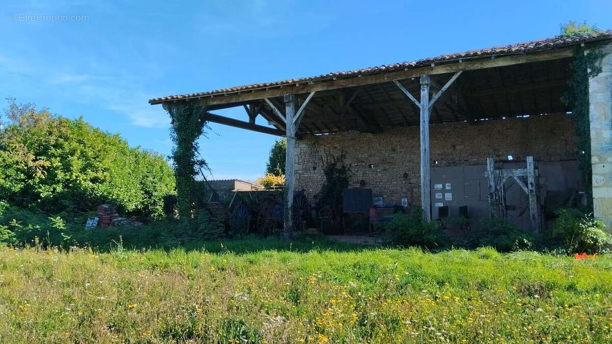 Maison à CHEF-BOUTONNE