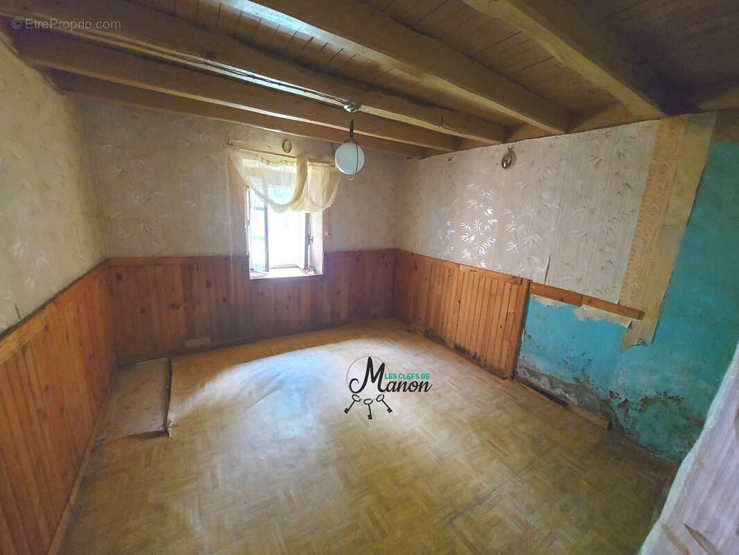 Maison à BERSAC-SUR-RIVALIER