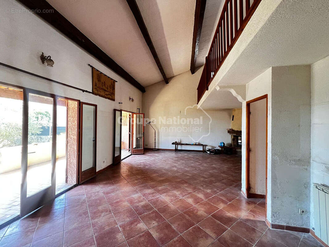 A SAISIR ! VILLA A RENOVER 4 chambres garage piscinable - photo 4