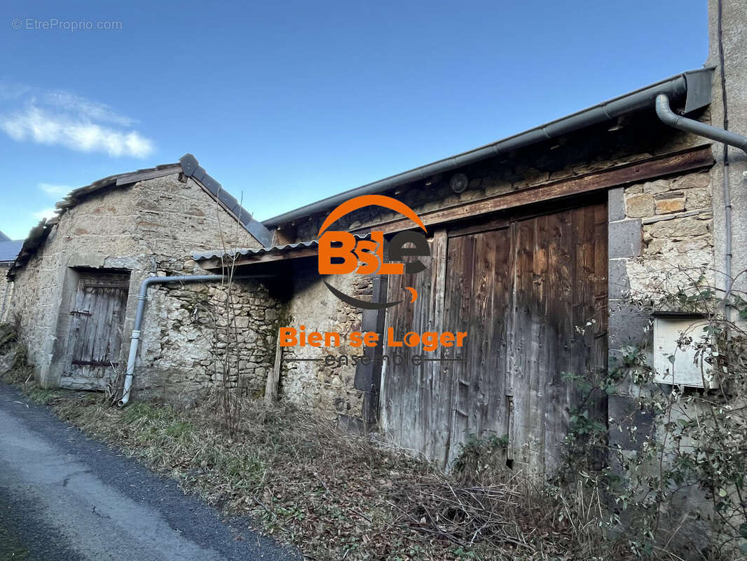 Maison à VEDRINES-SAINT-LOUP