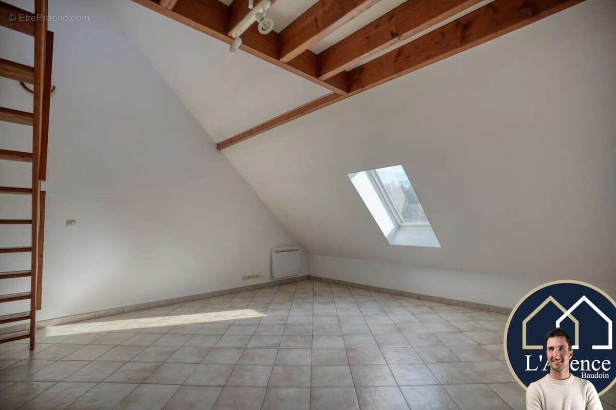 Appartement à EPERNON