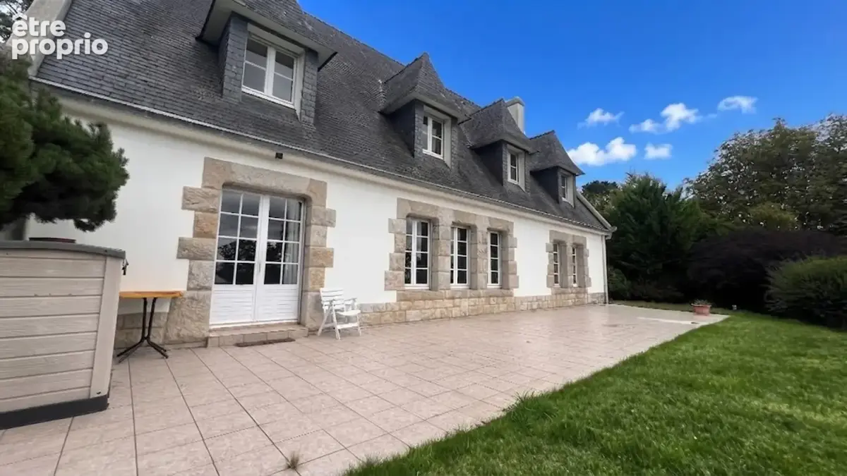 QUIMPER (29) – LE STANGALA – Maison de 210 m² habitables, édifiée sur une parcelle de 12 000 m², avec sous-sol intégral - photo 2