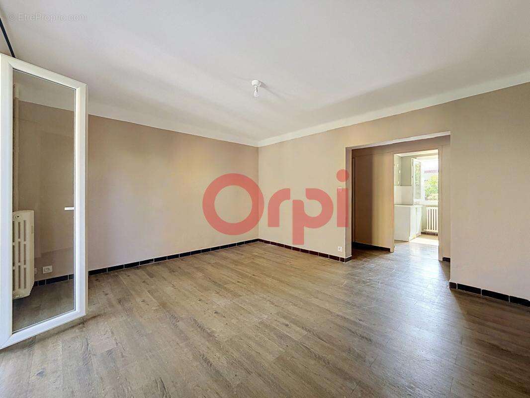 Appartement À Vendre Faux T4 - Six Fours Les Plages - 1er étage - photo 2