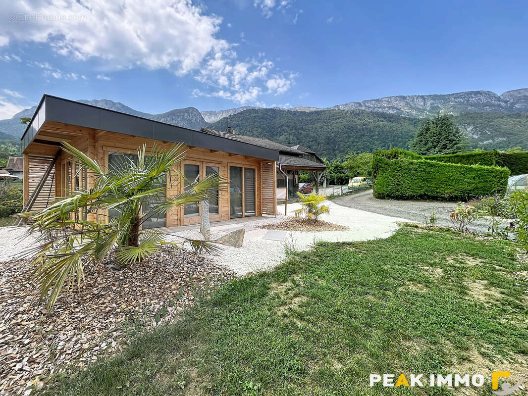 Appartement d'exception - 125 m2 et jardin privatif 350 m2 - DOUSSARD - photo 4
