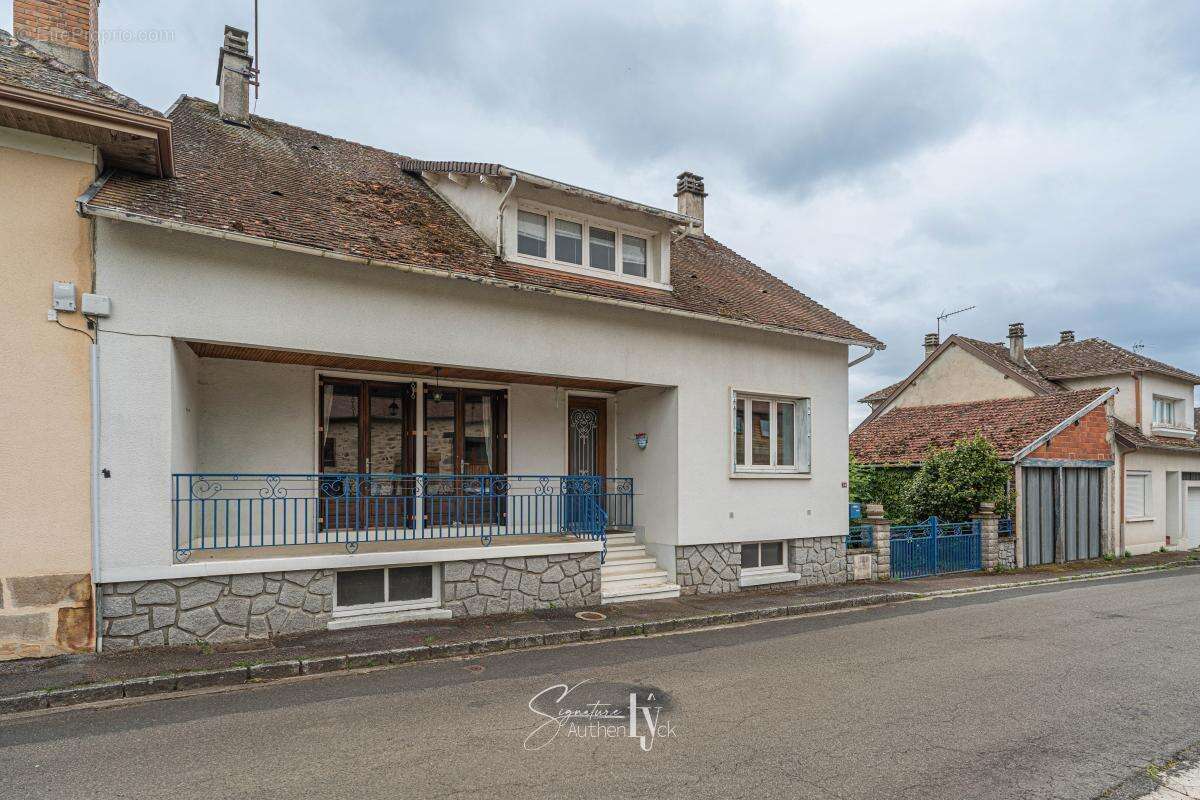 Maison 115 m² à Saint-Priest-Ligoure  - photo 2