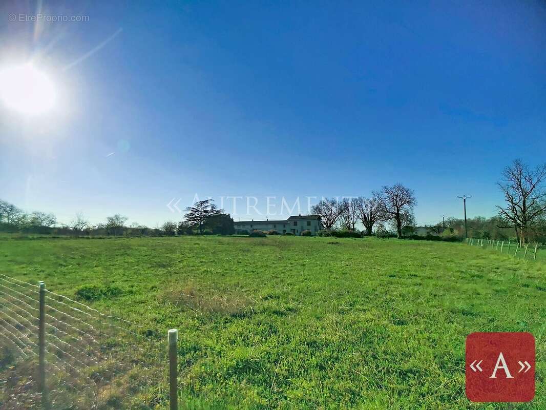 Maison à SAINT-SULPICE